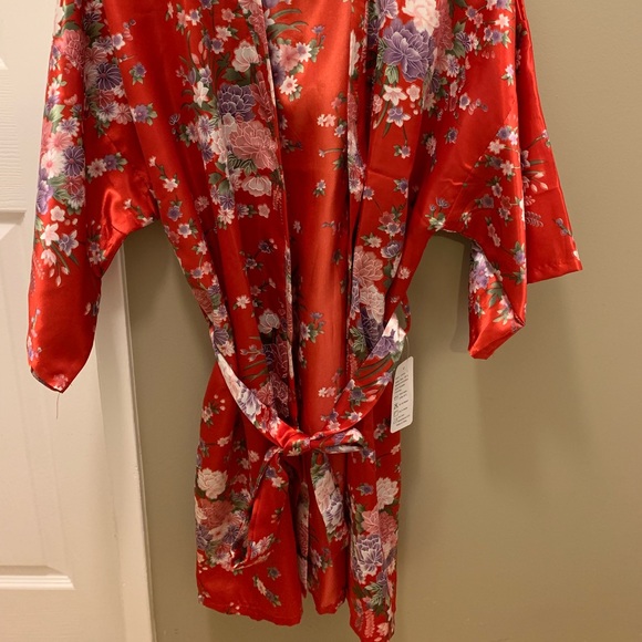 Floral Silky Robe - Picture 2 of 4